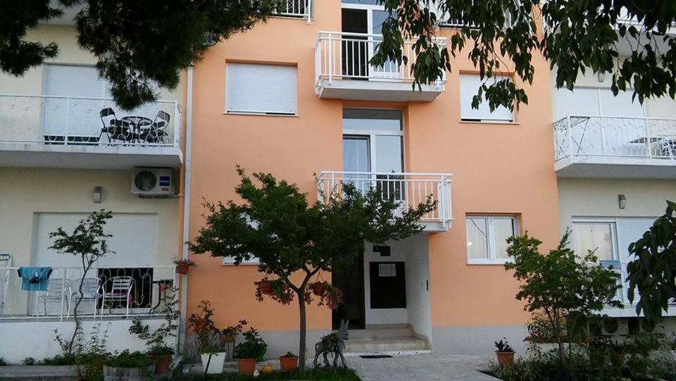 Apartmani Branko Vojnovic Омиш Экстерьер фото